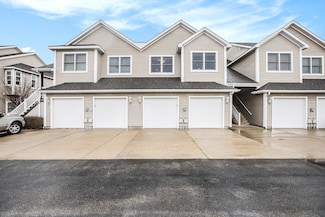 51 Arthur St, Manistee, MI 49660