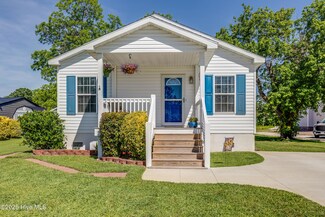 2003 Riverview Ln, Morehead, NC 28557