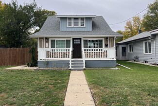 709 9th St NW, Minot, ND 58703