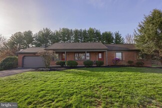 2112 Hollinger Rd, Lancaster, PA 17602