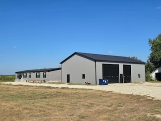 7116 S Yoder Rd, Haven, KS 67543