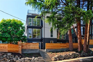 627 A W Emerson St, Seattle, WA 98119