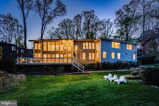2607 24th St N, Arlington, VA 22207