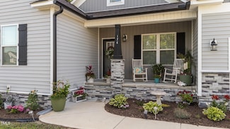 176 Lowery Ln, Benson, NC 27504