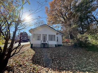 413 Adams St, Golconda, IL 62938