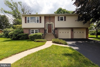 978 E Mckinley St, Chambersburg, PA 17201