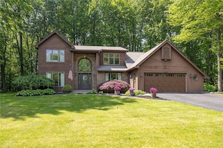 679 Galleon Dr, Webster, NY 14580
