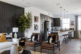2204 N Ava Glen Unit 205, Escondido, CA 92025