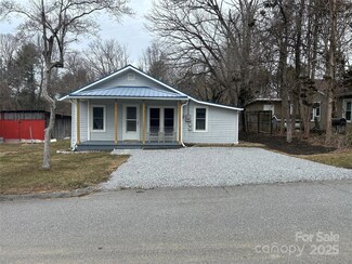 211 Aycock Ave, Hendersonville, NC 28792