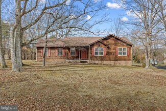 106 Greenwood Ct, Cross Junction, VA 22625