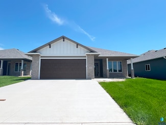 5932 S Spirea Ave, Sioux Falls, SD 57108