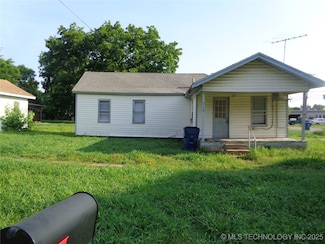 319 E Pine St, Hominy, OK 74035