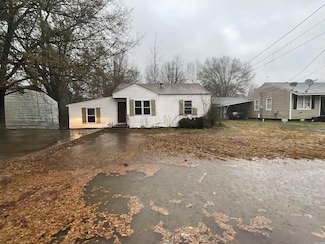 115 E Avenue H, Hooks, TX 75561