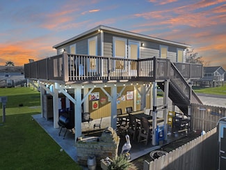 1322 Bahama Ln, Bolivar Peninsula, TX 77650