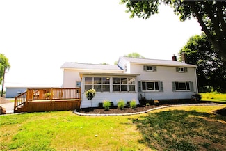 829 Moscow Rd, Hamlin, NY 14464