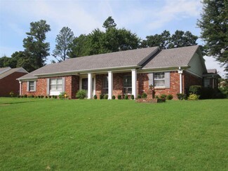 1543 Poplar Estates Pkwy, Germantown, TN 38138