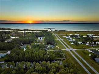 2 Amaryllis Dr S, Indian Lake Estates, FL 33855