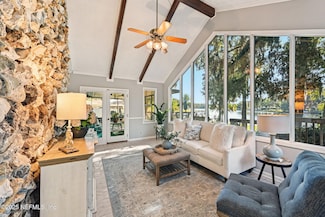 448 Lake Asbury Dr, Green Cove Springs, FL 32043