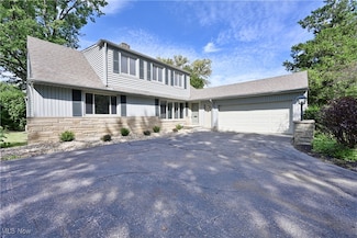 2684 Sulgrave Rd, Shaker Heights, OH 44122