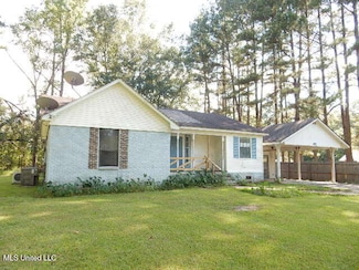 912 River Rd E, Taylorsville, MS 39168