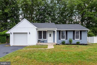 842 Richmond Dr, Sicklerville, NJ 08081