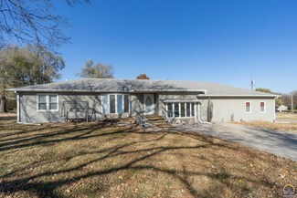 3828 SE 6th St, Topeka, KS 66607
