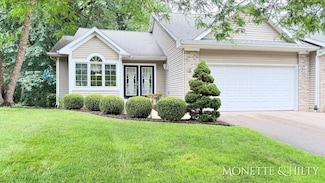 1807 Corville Ct NW, Grand Rapids, MI 49504