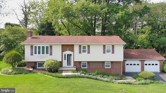 195 Echo Dr, Chambersburg, PA 17202