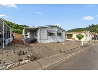 1006 Shadow Ranch Ln, Roseburg, OR 97470
