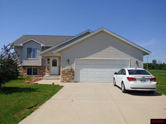 529 14th St NW, Waseca, MN 56093