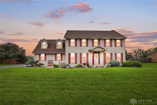 5677 Cedarwood Dr, Lewisburg, OH 45338