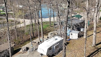 8856 Rebel Dr, Goose Creek Lake, MO 63036