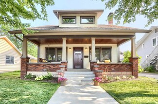 202 5th St, Winona Lake, IN 46590
