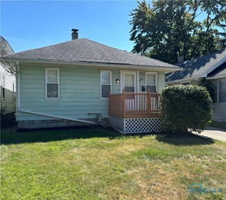 3035 Orlando Dr, Toledo, OH 43613