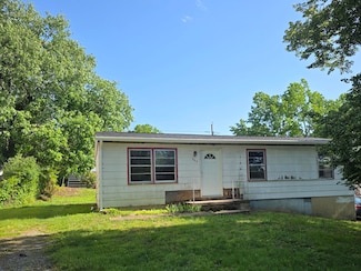 262 E 35th St, Buena Vista, VA 24416