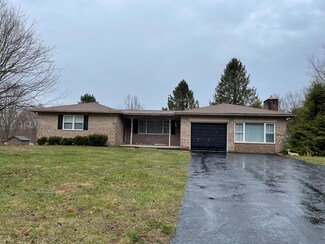 1541 Pluto Rd, Shady Spring, WV 25918