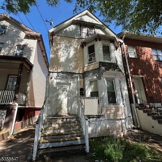 27 Joyce Kilmer Ave, New Brunswick, NJ 08901