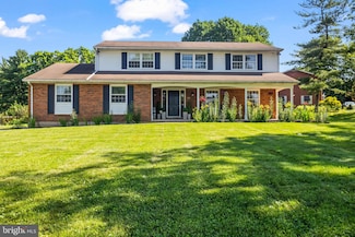 24 Stoneleigh Dr, Lebanon, PA 17042