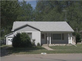207 S Main St, Hillsboro, KS 67063