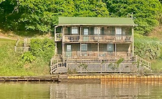 31388 Wyatt Ln, Dozier, AL 36028