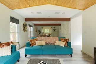 1703 Deerfield Dr, Austin, TX 78741