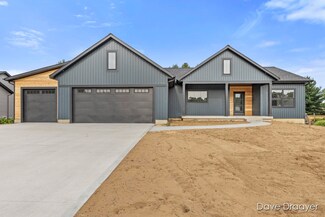 7485 Fox Meadow Dr, Hudsonville, MI 49426