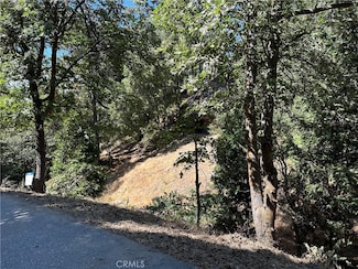24960 Saxon Dr, Crestline, CA 92325