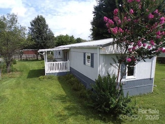 71 Flat Creek Dr, Waynesville, NC 28785