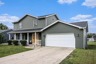 1077 S Apple Ct, Plainwell, MI 49080