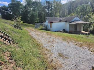 8727 W Lynchburg Salem Turnpike, Thaxton, VA 24174