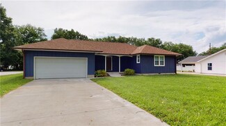 1906 N Elm St, Nevada, MO 64772