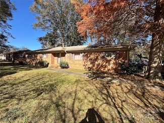 6547 Louglen Cir, Charlotte, NC 28212