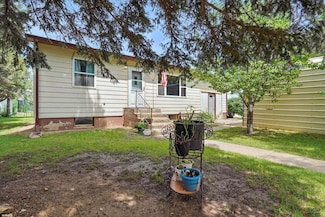 114 6th St, Newell, SD 57760