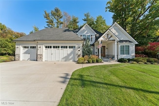 1907 Wynwood Dr, Rocky River, OH 44116